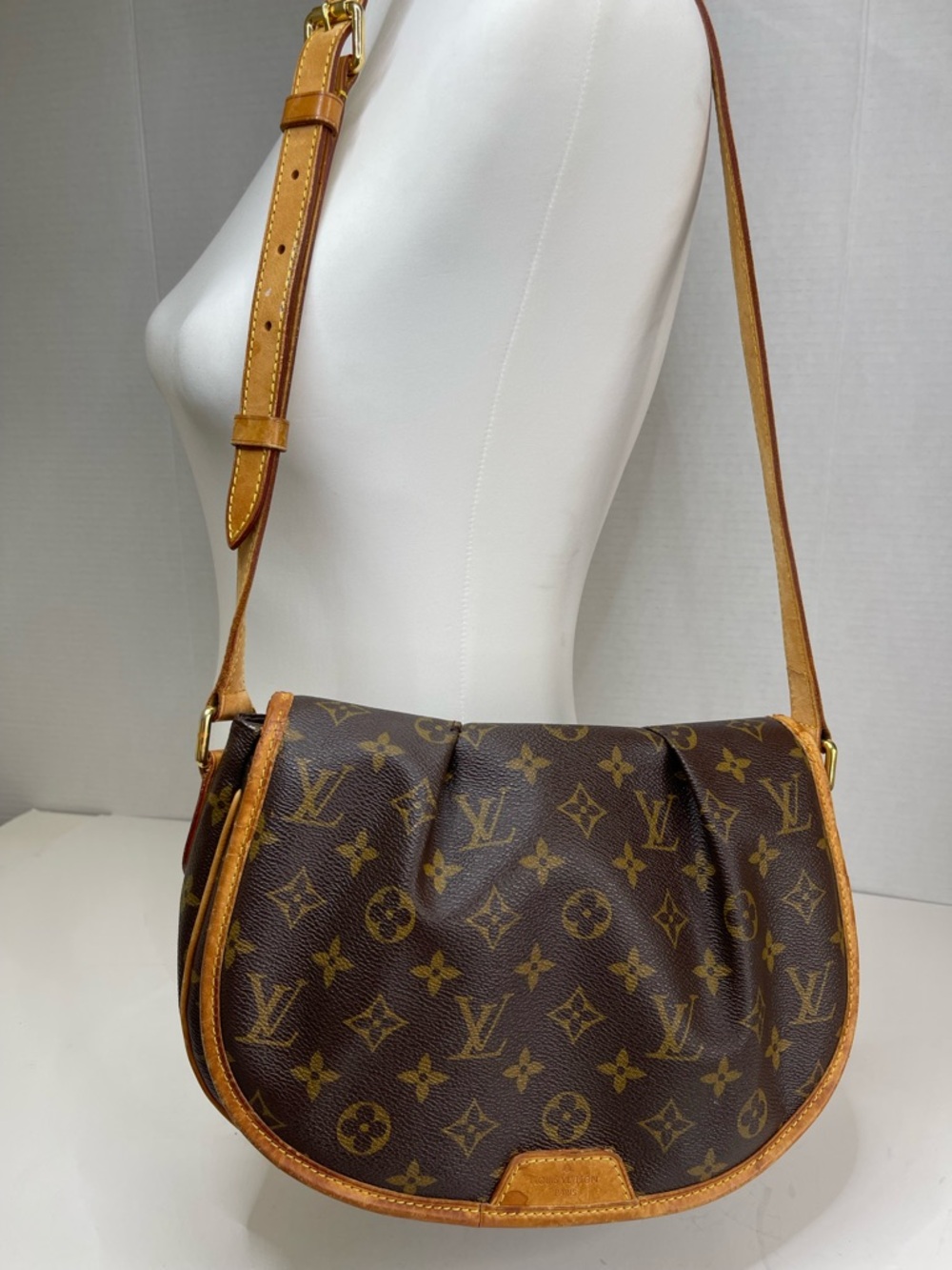 Louis Vuitton Menilmontant PM Shoulder Bag - Picture 15 of 15